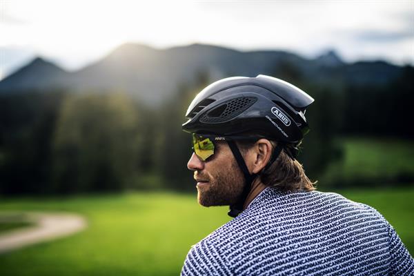 abus-rennradhelm-876yxw-1.jpg Abus Gamechanger Race Grey | Grauer Rennradhelm – Bild 1