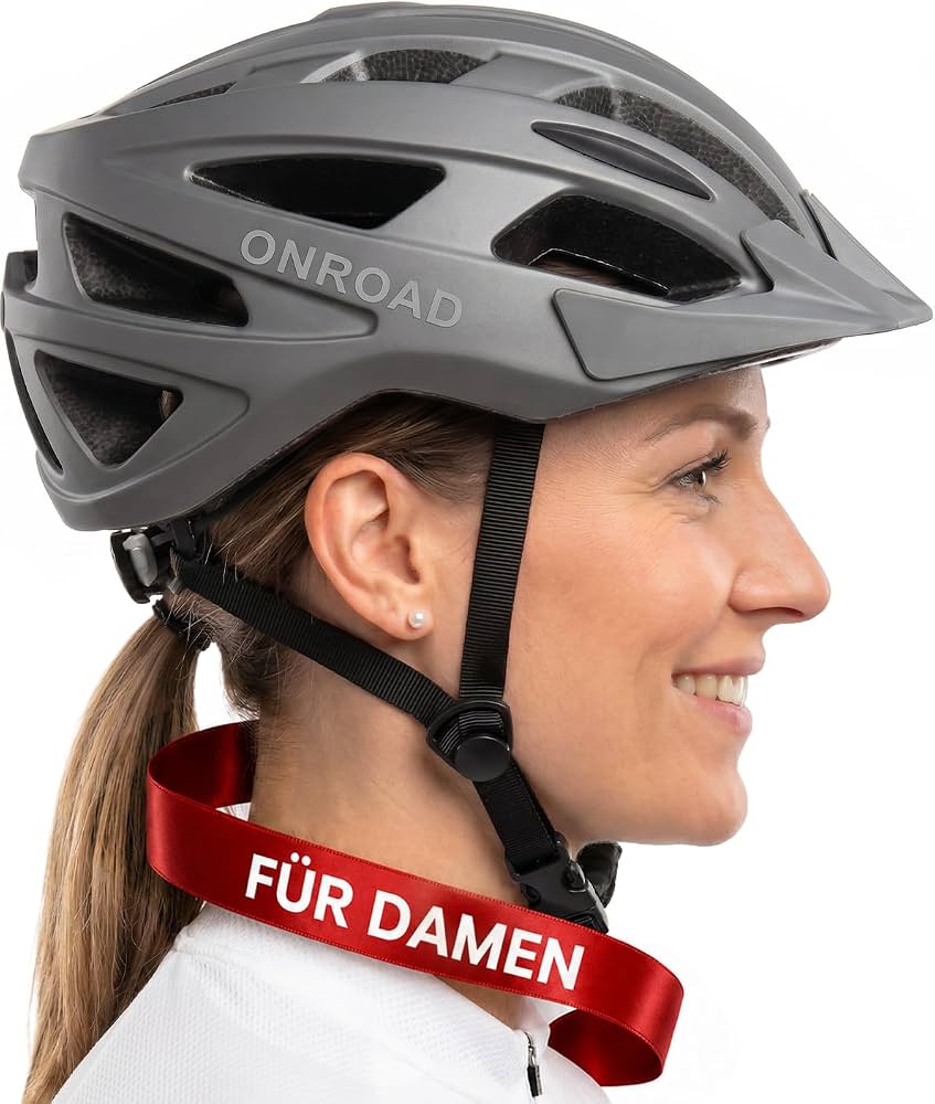 fahrradhelm-erwachsene-127mlg-1.jpg Fahrradhelm Damen ONTOP, E Bike Helm Damen 300g Leicht mit Sonnenvisier Fahrradhelm Erwachsene stufenlos verstellbar mit Drehrad, Fahrrad Helm inkl. Insektenschutz & bequemen Kinnpolster : Amazon.de: Sport & Freizeit – Bild 1