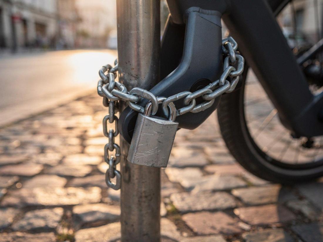 kettenschloss-fahrrad-353mmh-1.jpg Kettenschloss richtig befestigen: Einen Fehler bloß nicht machen – Bild 1