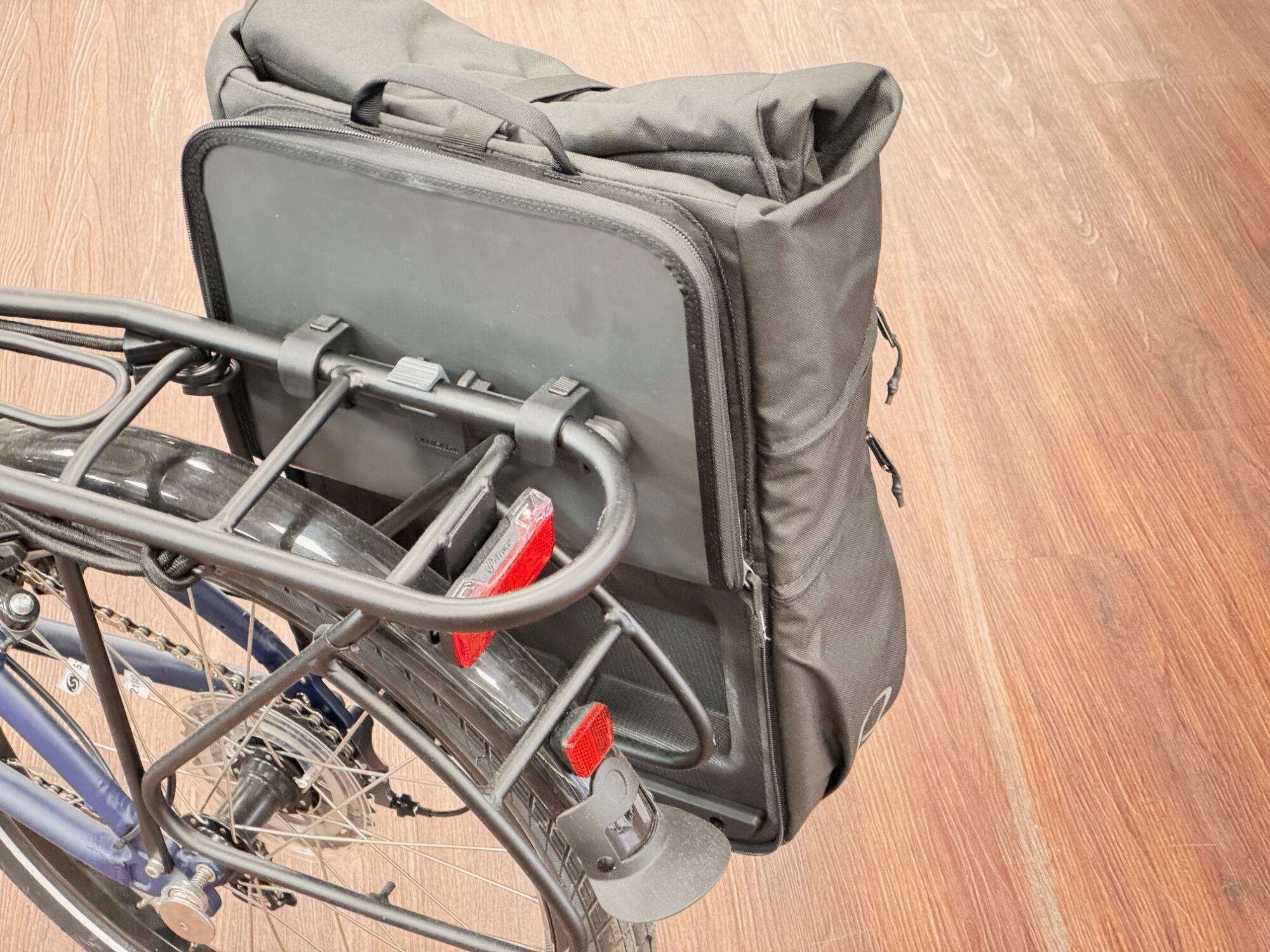 otinga-fahrradtasche-134cfl-1.jpg Flip V3 Urban Schwarz Fahrradtasche – Bild 1
