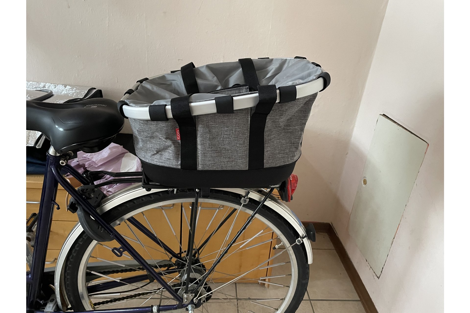 reisenthel-fahrradkorb-hinten-416pnb-1.jpg Reisenthel Bikebasket GT UniKlip 2 Twist Silver Gepäckträgerkorb 2027 günstig kaufen | Fahrrad XXL – Bild 1