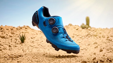 shimano-gravel-schuhe-373pmn-1.jpg Built for the unpaved Introducing the SHIMANO RX910 S PHYRE gravel racing shoes – Bild 1