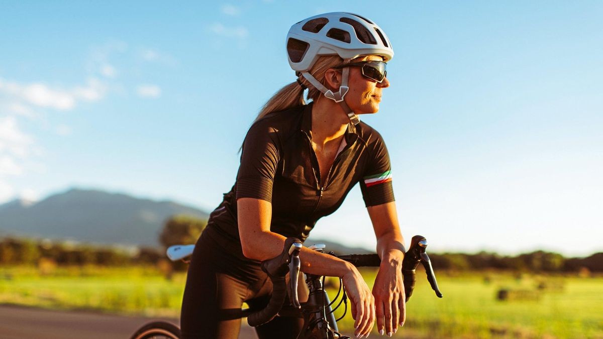testsieger-fahrradhelm-371iyj-1.jpg Fahrradhelme im Test: Dieses Modell schützt am besten – Bild 1