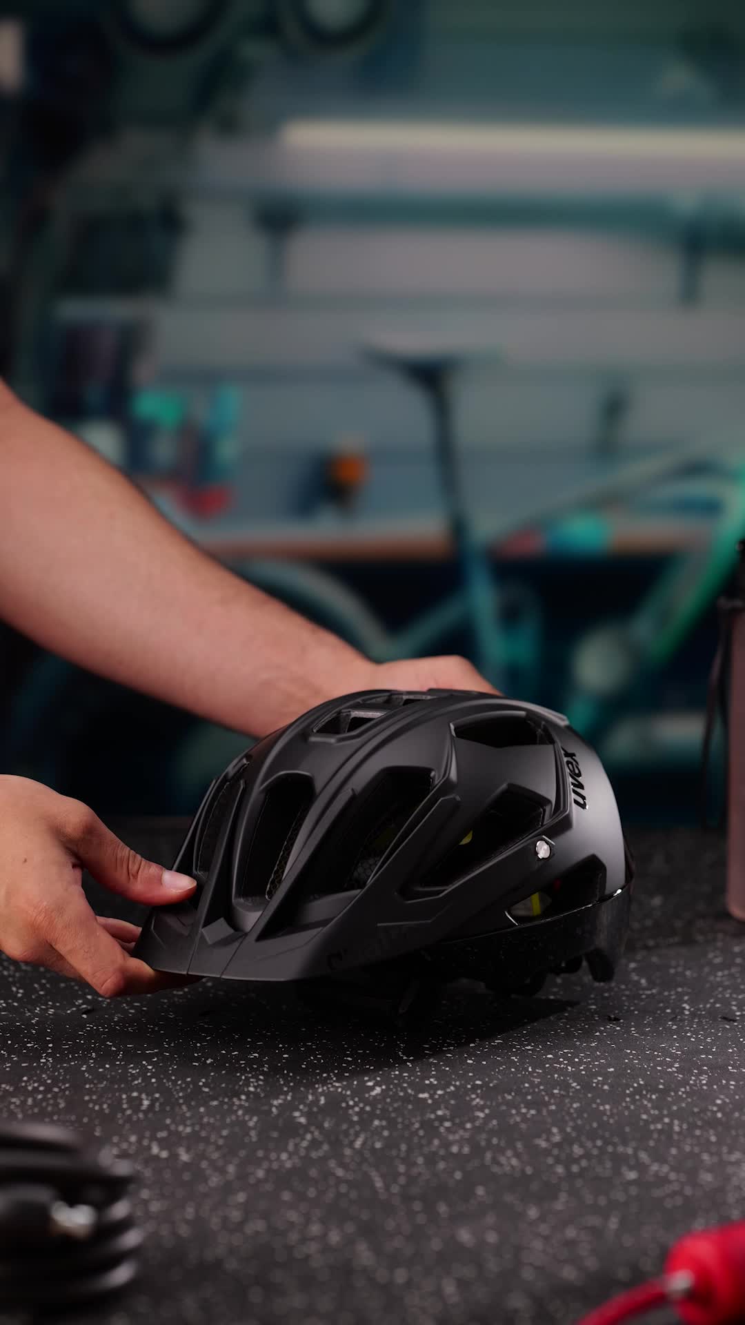 uvex-quatro-cc-mips-891mtj-1.jpg uvex Quatro cc MIPS Fahrradhelm, Black matt, 52 57 cm | MIPS System stufenlose Anpassung des Gurtbandes : Amazon.de: Sport & Freizeit – Bild 1